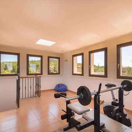 Spacious 5-bedroom In Mallorca 别墅 费拉尼奇