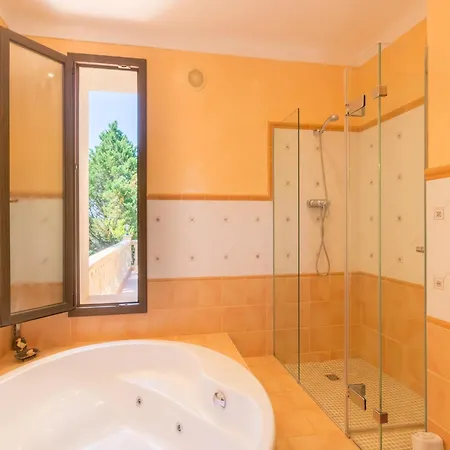 Villa Spacious 5-bedroom In Mallorca Felanitx