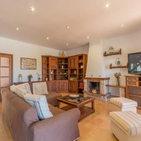Spacious 5-bedroom In Mallorca Villa Felanitx
