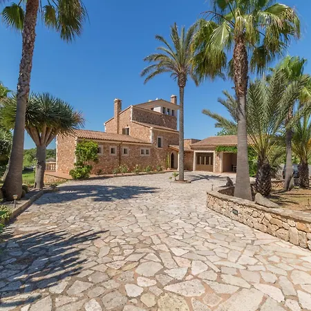Spacious 5-bedroom In Mallorca *